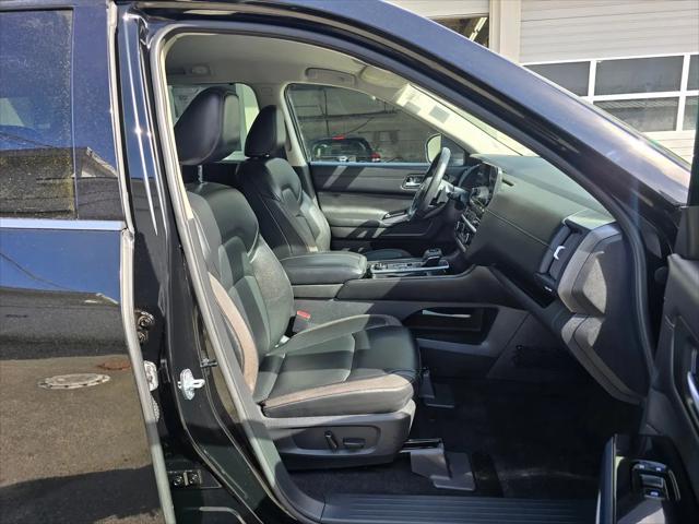 2022 Nissan Pathfinder SL 4WD