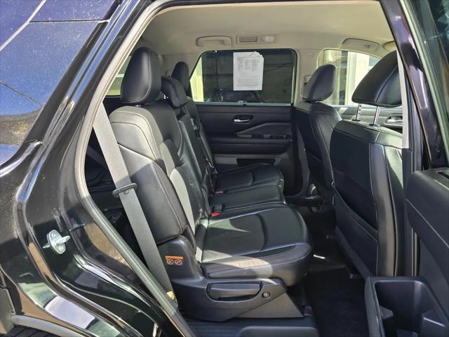 2022 Nissan Pathfinder SL 4WD