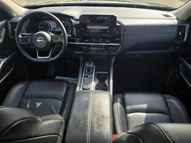 2022 Nissan Pathfinder SL 4WD