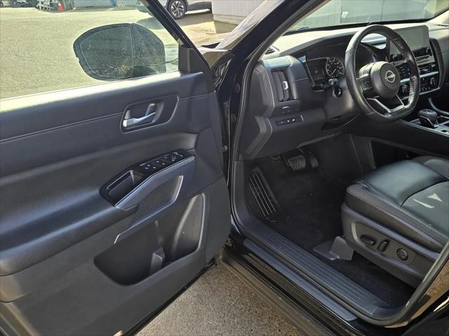 2022 Nissan Pathfinder SL 4WD
