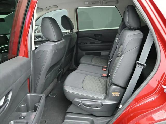 2024 Nissan Pathfinder SV FWD