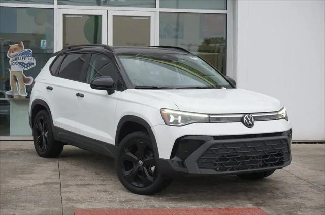 2026 Volkswagen Taos SE Black