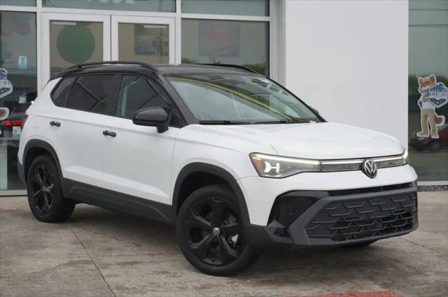 2026 Volkswagen Taos SE Black