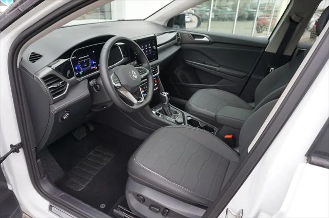 2026 Volkswagen Taos SE Black