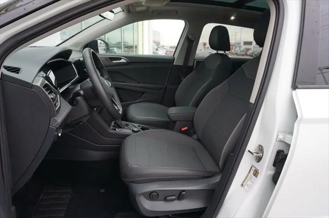 2026 Volkswagen Taos SE Black
