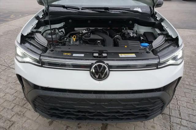 2026 Volkswagen Taos SE Black