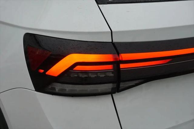 2026 Volkswagen Taos SE Black