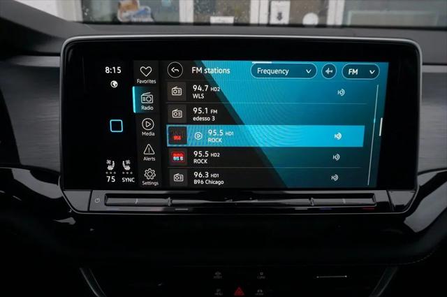 2026 Volkswagen Atlas Cross Sport SE with Technology