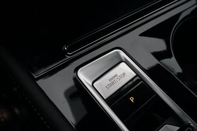 2026 Volkswagen Atlas Cross Sport SE with Technology