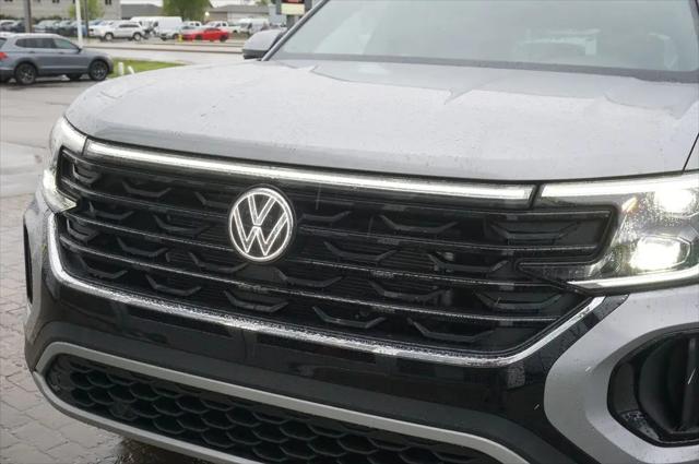 2026 Volkswagen Atlas Cross Sport SE with Technology