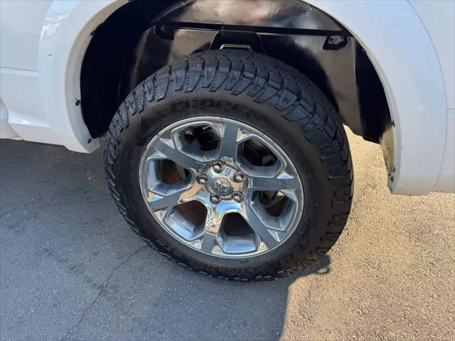 2017 Ram 1500 Laramie Crew Cab 4x4 5'7" Box