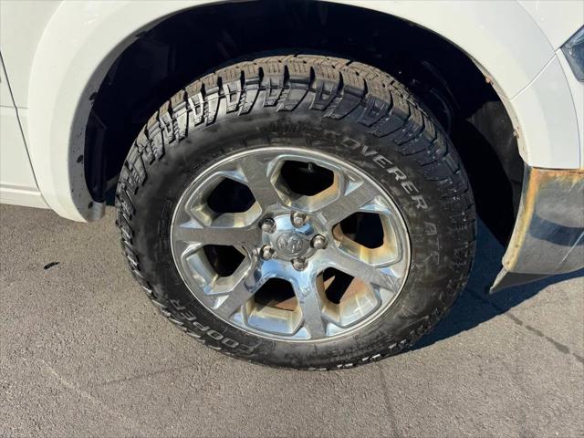 2017 Ram 1500 Laramie Crew Cab 4x4 5'7" Box