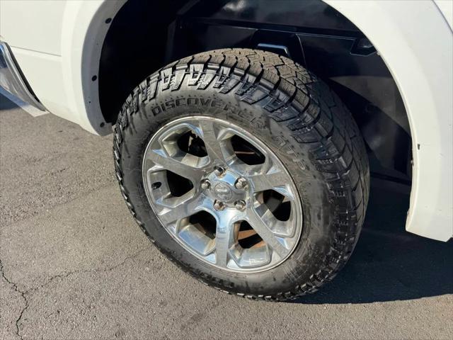 2017 Ram 1500 Laramie Crew Cab 4x4 5'7" Box
