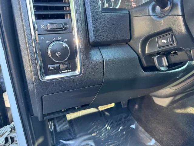 2017 Ram 1500 Laramie Crew Cab 4x4 5'7" Box