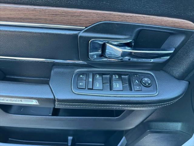 2017 Ram 1500 Laramie Crew Cab 4x4 5'7" Box