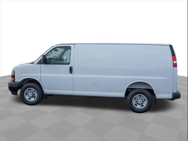 2026 Chevrolet Express Cargo Van 2500 Regular Wheelbase, WT, RWD
