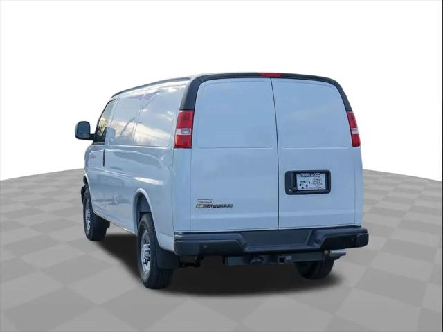 2026 Chevrolet Express Cargo Van 2500 Regular Wheelbase, WT, RWD