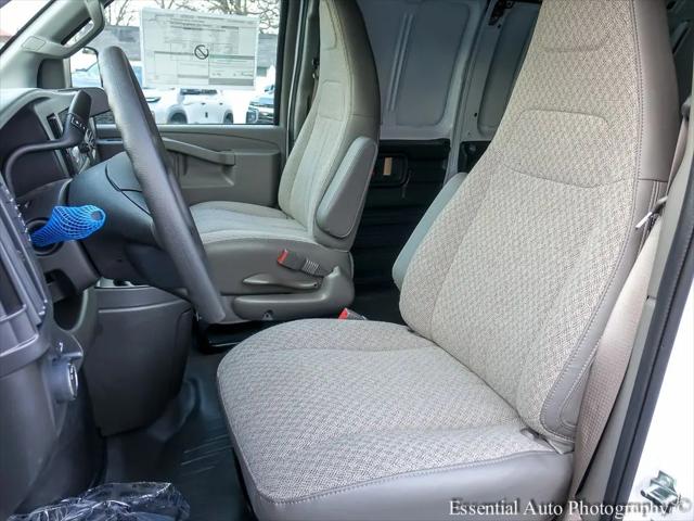 2026 Chevrolet Express Cargo Van 2500 Regular Wheelbase, WT, RWD