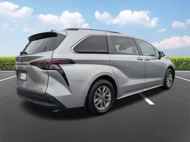 2024 Toyota Sienna XLE