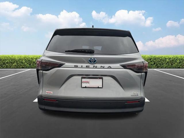 2024 Toyota Sienna XLE