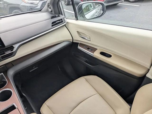 2024 Toyota Sienna XLE