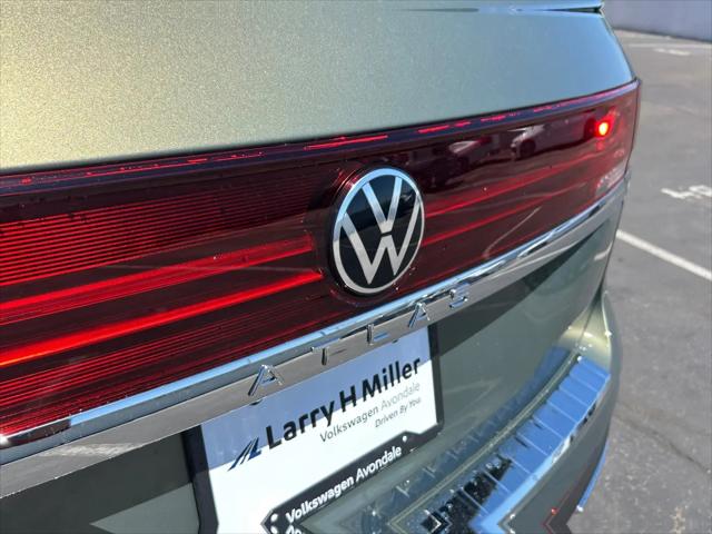 2026 Volkswagen Atlas SE with Technology