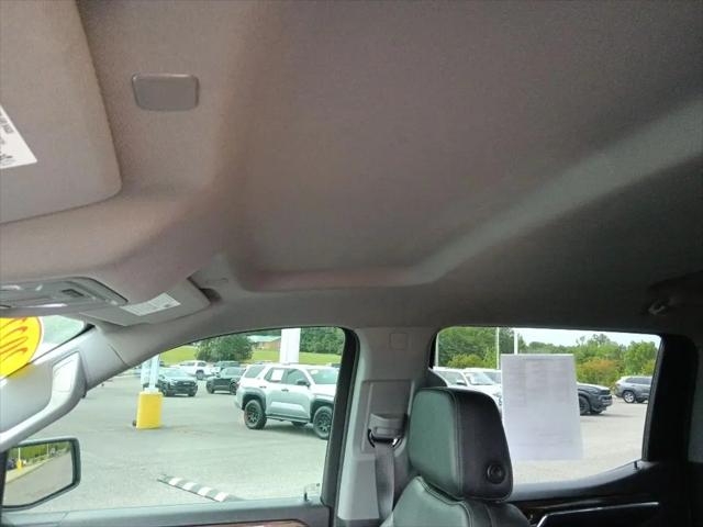 2022 Chevrolet Silverado 1500 4WD Crew Cab Short Bed RST