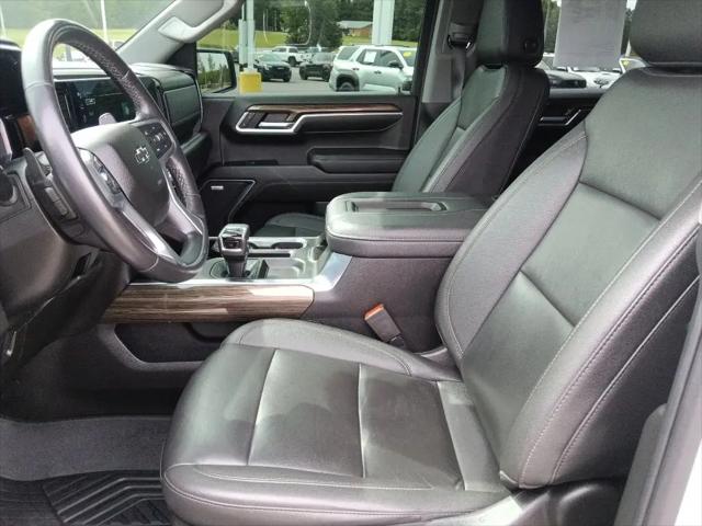 2022 Chevrolet Silverado 1500 4WD Crew Cab Short Bed RST