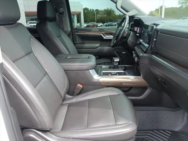 2022 Chevrolet Silverado 1500 4WD Crew Cab Short Bed RST