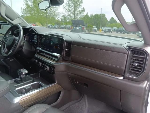 2022 Chevrolet Silverado 1500 4WD Crew Cab Short Bed RST