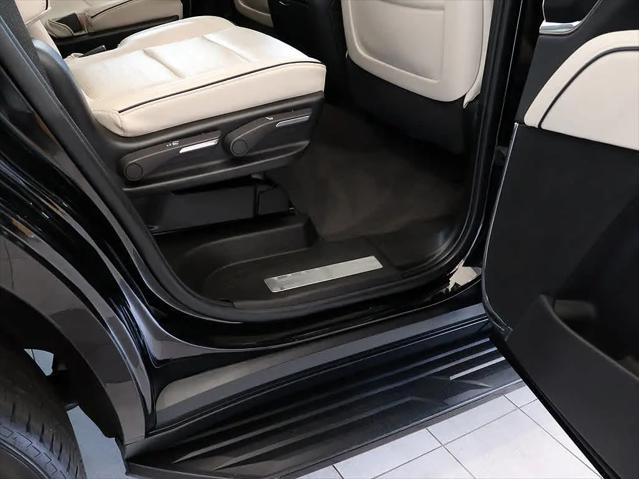 2024 Cadillac Escalade 4WD Sport