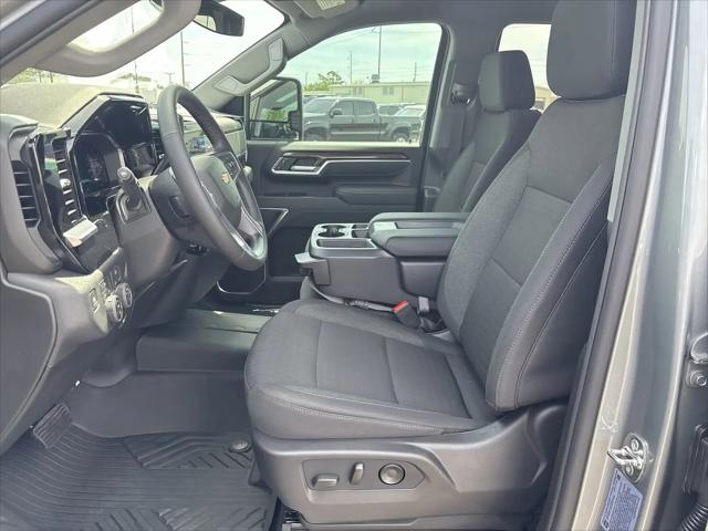 2026 Chevrolet Silverado 2500HD Crew Cab, Standard Bed, LT, 4WD