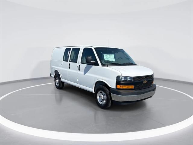 2026 Chevrolet Express Cargo Van 2500 Regular Wheelbase, WT, RWD