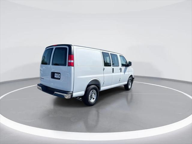 2026 Chevrolet Express Cargo Van 2500 Regular Wheelbase, WT, RWD