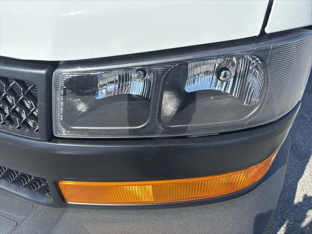 2026 Chevrolet Express Cargo Van 2500 Regular Wheelbase, WT, RWD