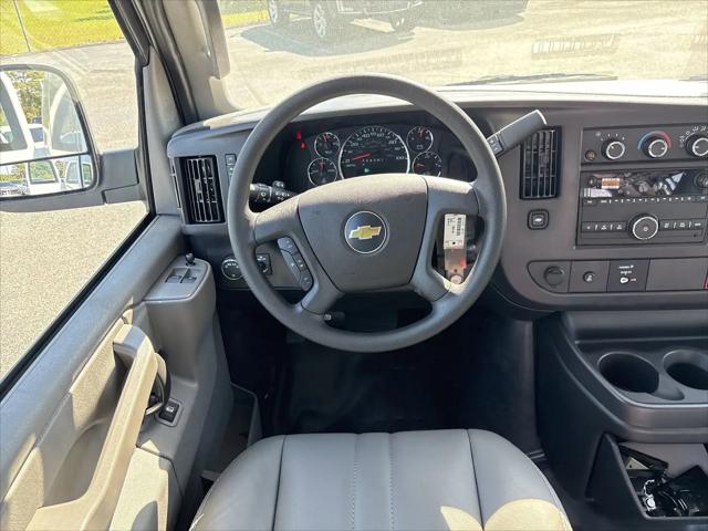 2026 Chevrolet Express Cargo Van 2500 Regular Wheelbase, WT, RWD