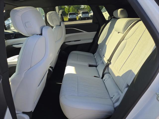 2024 Cadillac iQ Luxury w/1SC
