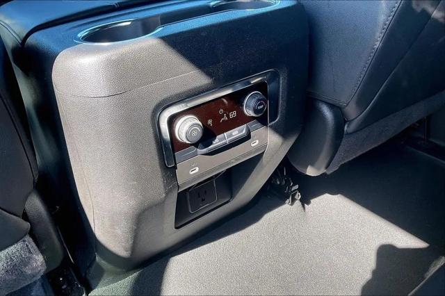 2024 Chevrolet Suburban 2WD LT