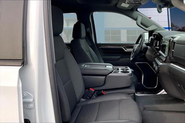2026 Chevrolet Silverado 1500 4WD Crew Cab Standard Bed LT