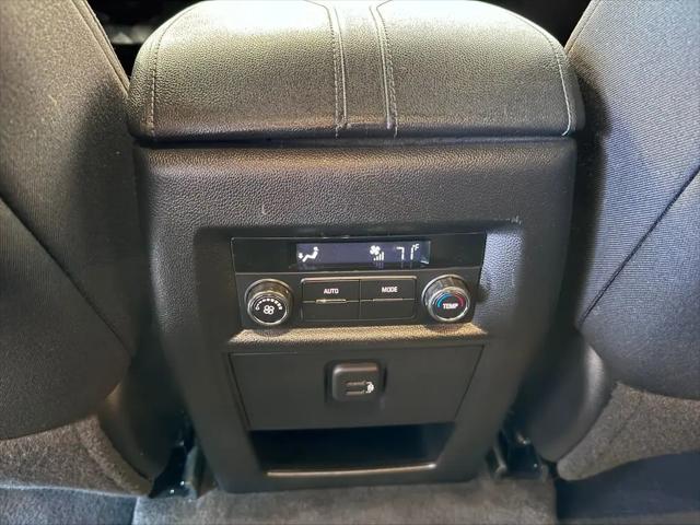 2023 Chevrolet Traverse AWD LT Cloth