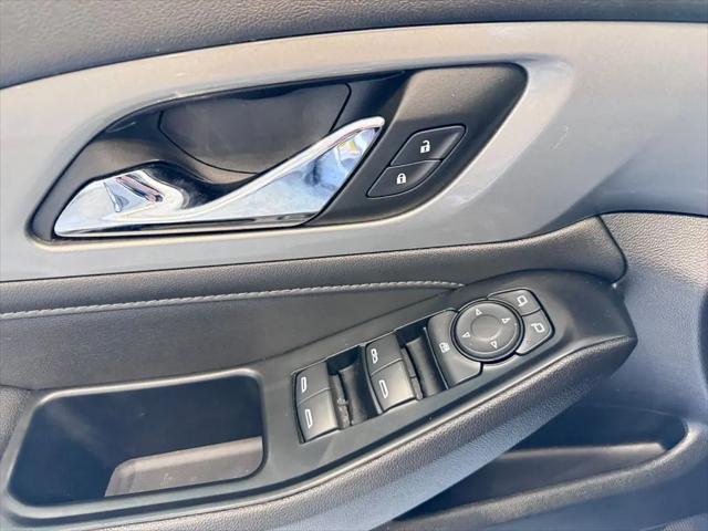 2023 Chevrolet Traverse AWD LT Cloth