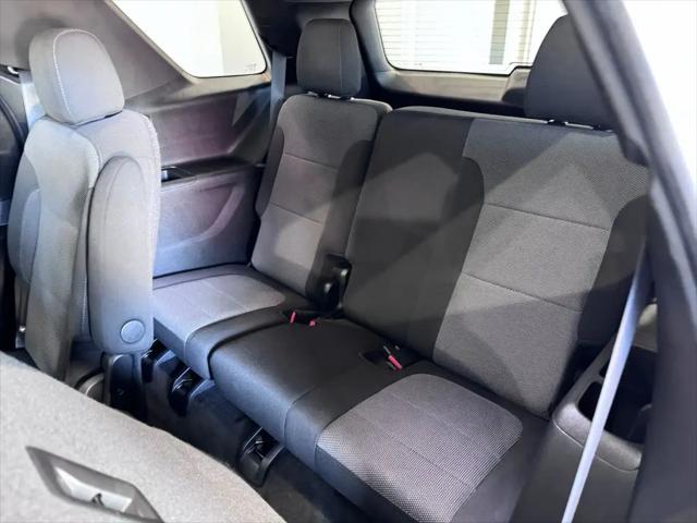 2023 Chevrolet Traverse AWD LT Cloth
