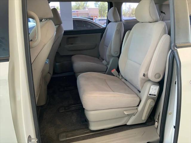 2016 Kia Sedona L