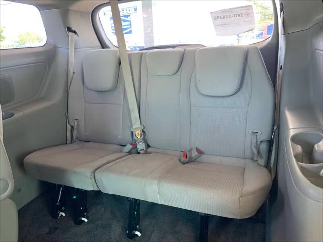 2016 Kia Sedona L