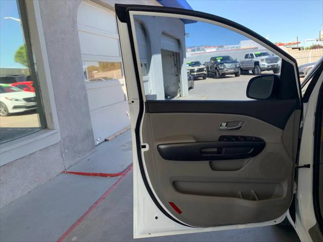 2016 Kia Sedona L