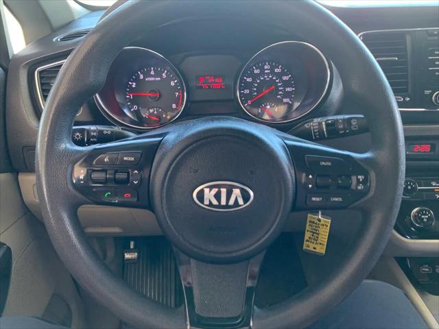 2016 Kia Sedona L