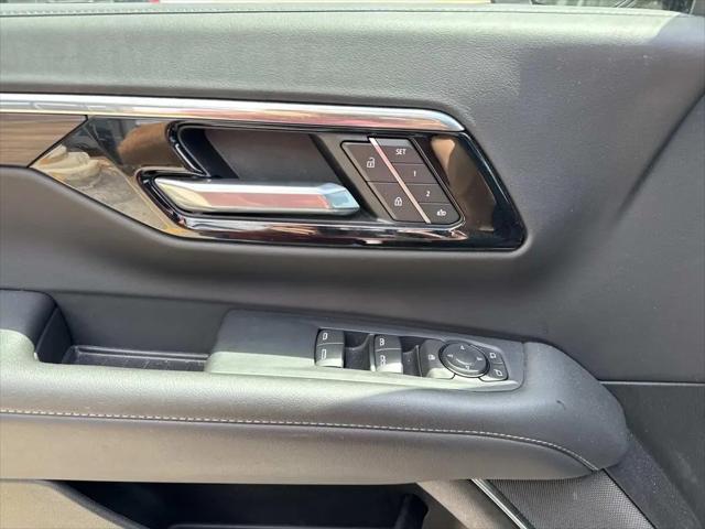 2025 Chevrolet Suburban 4WD Z71