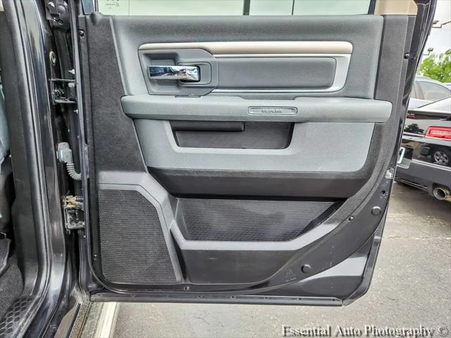 2019 Ram 1500 Classic SLT Crew Cab 4x4 5'7" Box