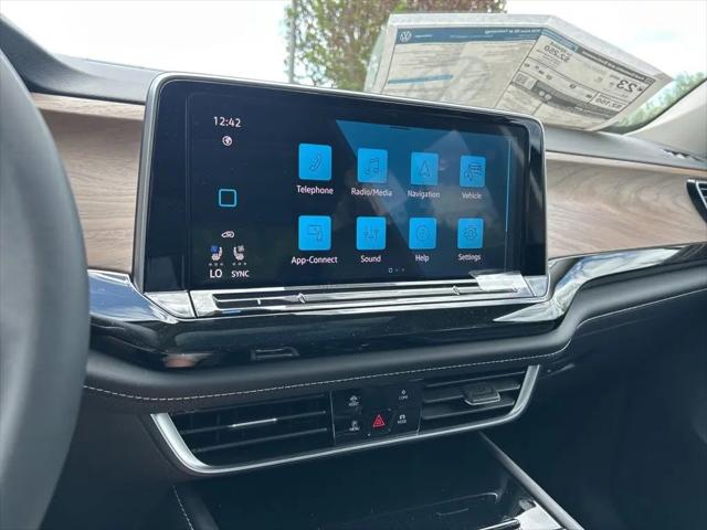 2026 Volkswagen Atlas SE with Technology
