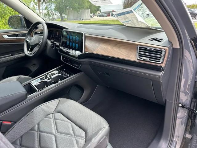 2026 Volkswagen Atlas SE with Technology
